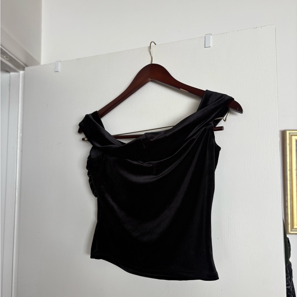 Reformation Black Velvet Top with Tan Rose Detail - Picture 5 of 5
